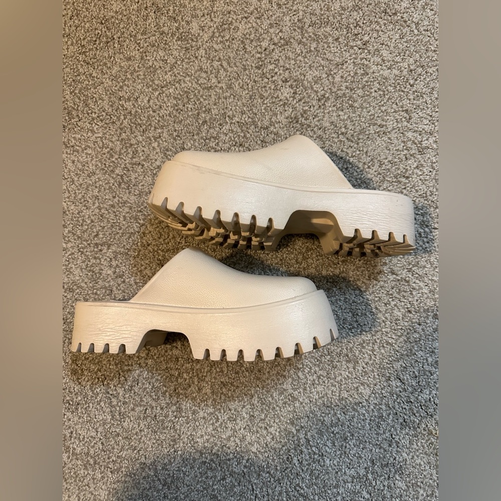 Wild Fable clogs - Picture 2 of 4